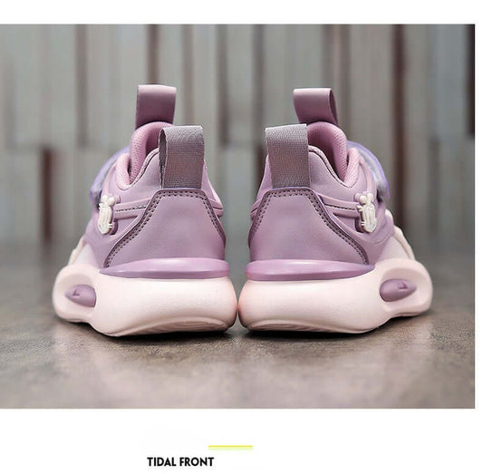 Детски обувки BOBDOG в лилав цвят с оригинален дизайн, осигуряващи комфорт и защита.