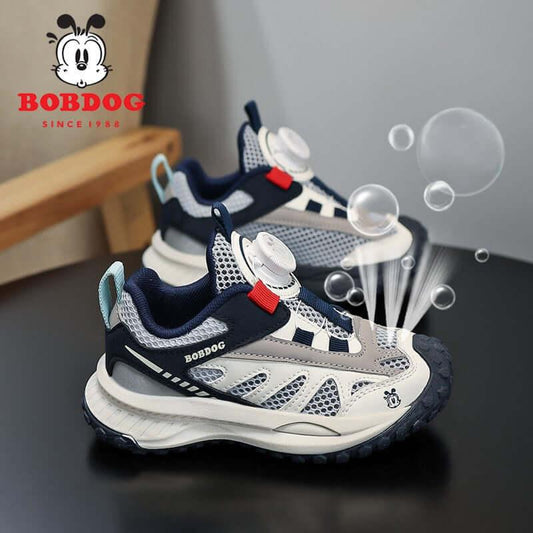 Детски обувки BOBDOG AirGrip с лек дизайн и сигурно прилягане с уникална система за закопчаване.